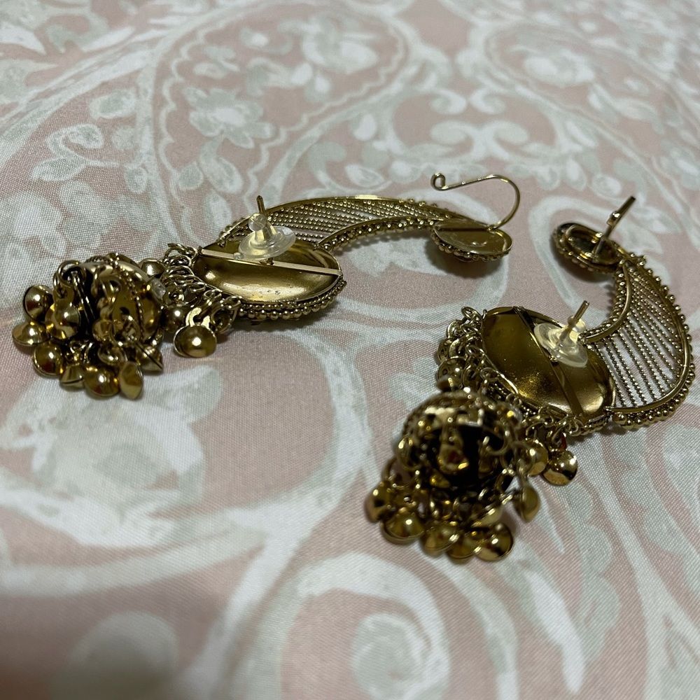 Earrings - Picture 4 of 7